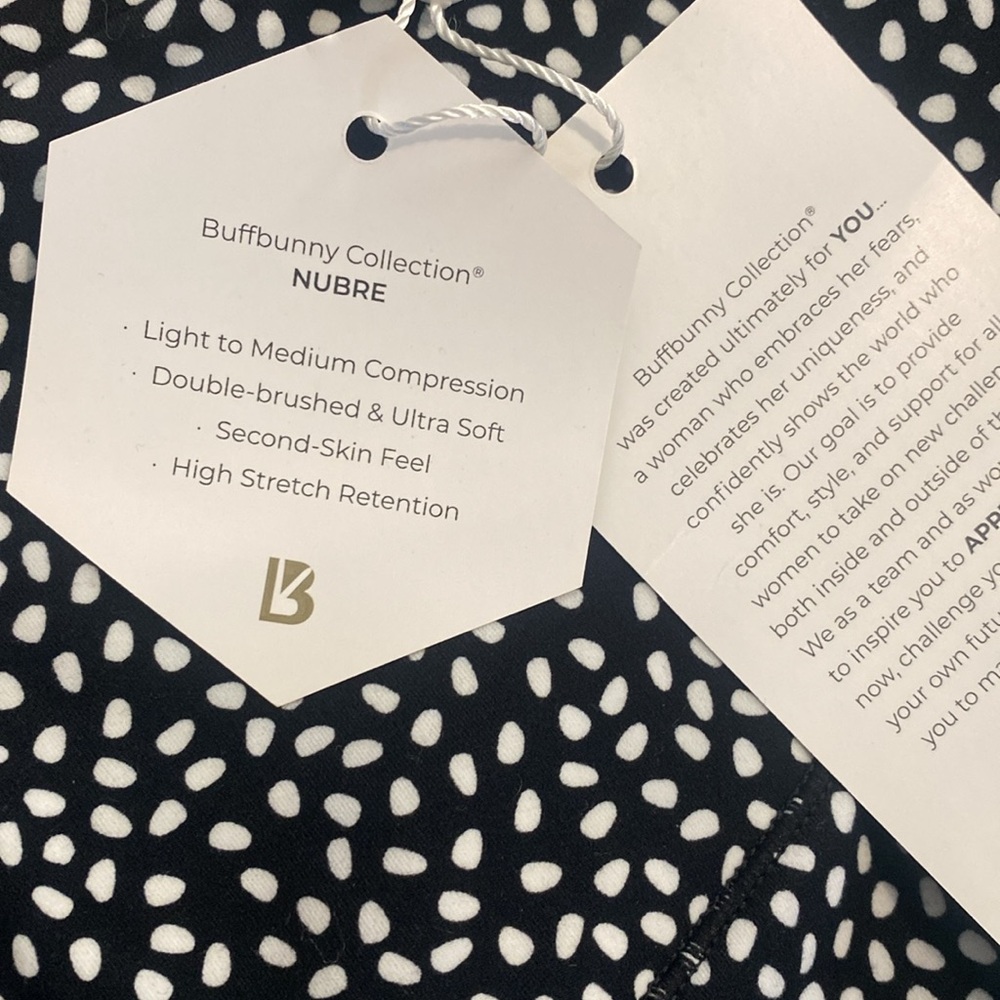 NWT Buffbunny Black and White Patterned Leggings - Picture 5 of 7